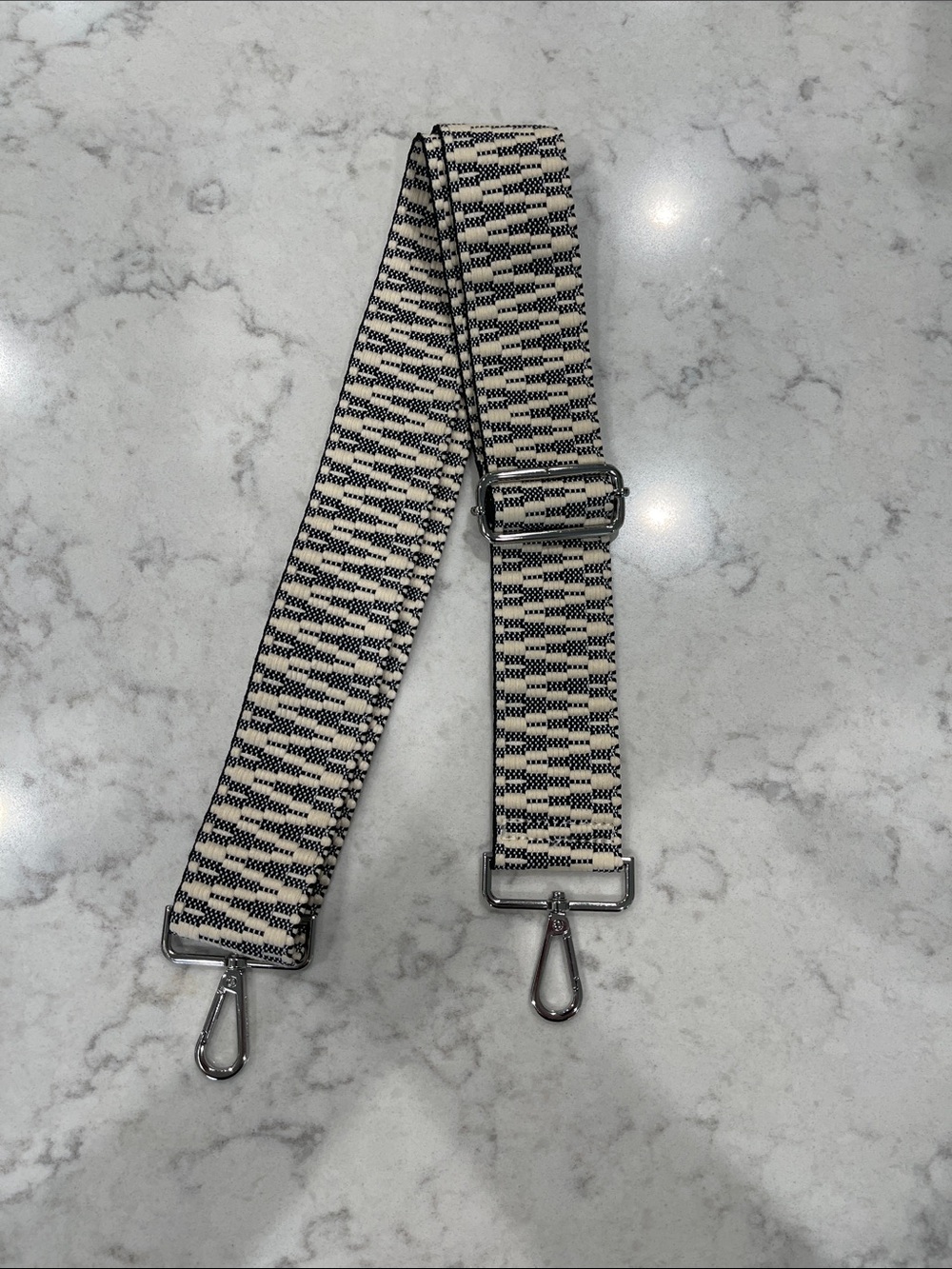 Women’s Black & White Patterned Purse Strap